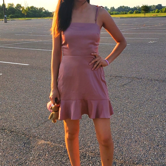 Express Dress - Picture 4 of 4